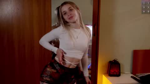 Holly online show from January 14, 7:22 pm