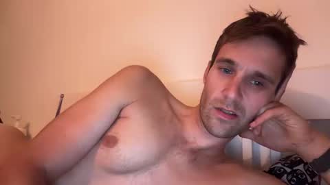 hobie1989 online show from September 30, 7:19 am