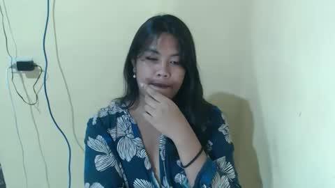 Layla3 online show from April 11, 3:38 pm