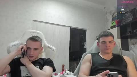 Extaz  Athrey  Howard online show from February 7, 6:55 pm