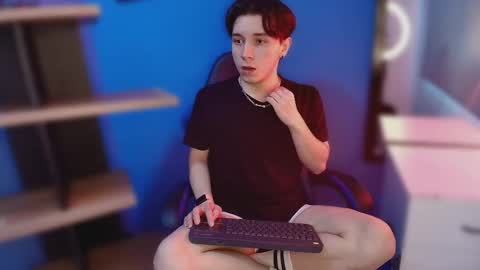 Holland online show from March 14, 1:26 pm