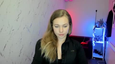 Holly online show from January 31, 7:33 pm