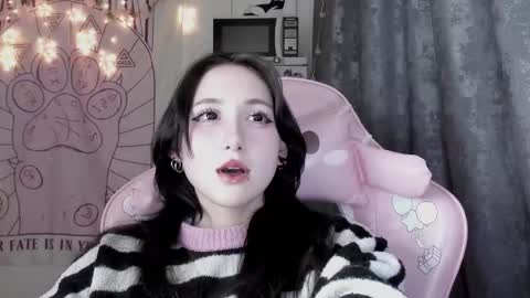 Snapshot of holy420loly chatting on October 11, 7:17 pm Ho Lee Sheet online show from October 11, 7:17 pm