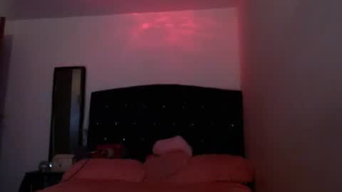 holy_julii online show from July 19, 4:04 am
