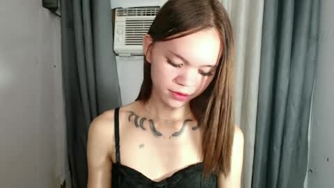 holy_maxine online show from June 27, 11:49 am