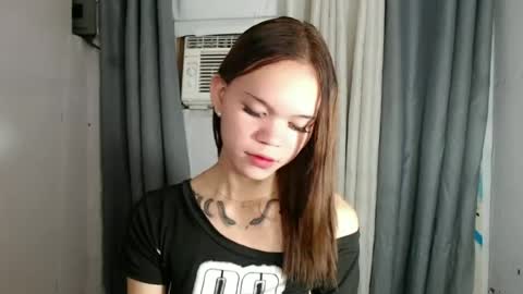 holy_maxine online show from June 21, 10:43 am