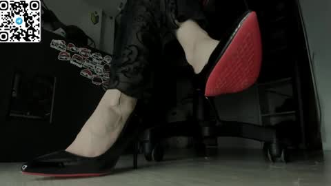 holy_mistresss online show from May 28, 11:08 am