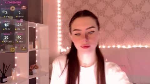 Mia online show from November 9, 3:43 am