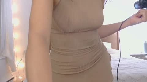 honeybbxx online show from October 3, 2:32 am