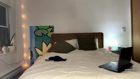 honeybbxx online show from February 17, 2:09 am