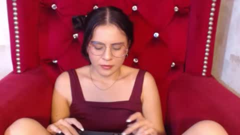 Emily online show from December 19, 4:57 pm