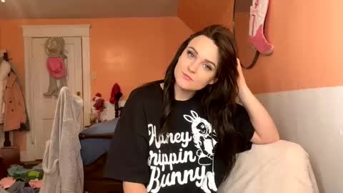 HoneyDrippinBunny online show from March 14, 6:12 pm