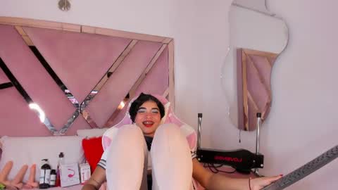honeyht online show from July 13, 12:42 pm