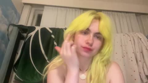 Emi Rose online show from April 2, 5:04 am