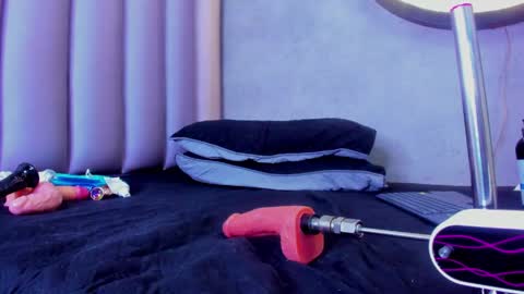 honnyy_23 online show from April 30, 9:08 pm