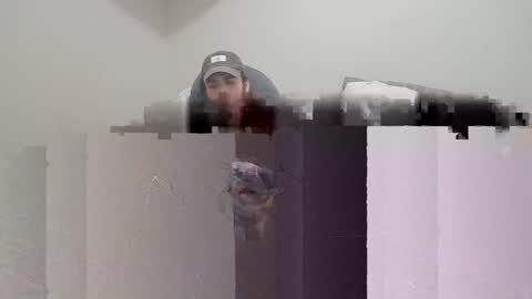 Snapshot of hoodieaj0318 chatting on October 20, 1:21 am hoodieaj0318 online show from October 20, 1:21 am