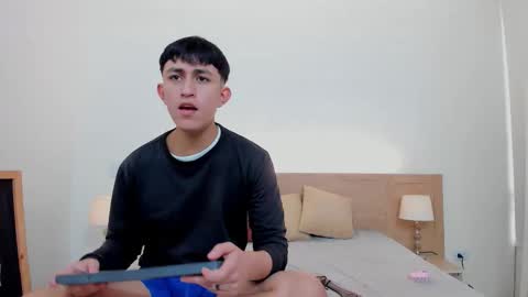 hoot_booys_ online show from February 11, 8:34 pm