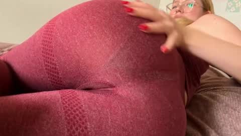 Snapshot of horney_audrey chatting on September 19, 3:43 am Audrey online show from September 19, 3:43 am