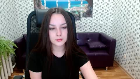 horny_babe0678 online show from April 2, 7:15 am