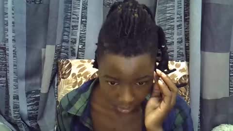 Leila online show from March 18, 6:25 pm