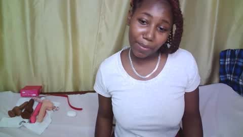 cutiey online show from March 21, 4:11 pm