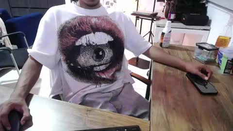 horny_guyscg online show from May 24, 11:44 pm