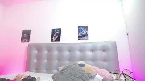 Juliette Roberts online show from May 23, 1:18 pm