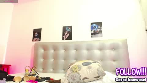 Juliette Roberts online show from April 15, 6:00 pm