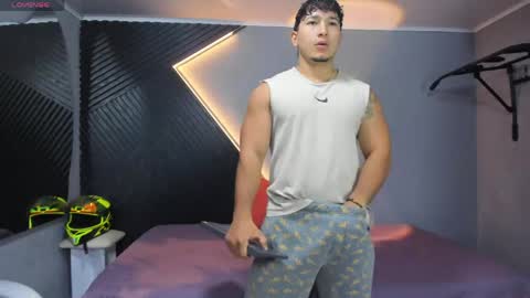 horny_nick18 online show from April 16, 12:05 pm