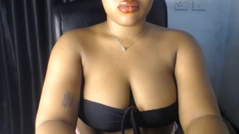 Miss Zanele online show from November 29, 8:27 pm