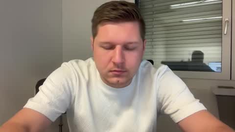 hornyboy95300 online show from November 9, 3:48 pm