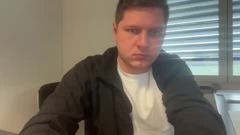 hornyboy95300 online show from February 20, 10:05 am