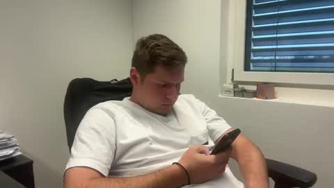 hornyboy95300 online show from February 17, 3:44 pm