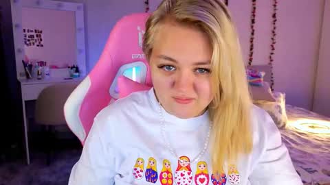 HornyCakee online show from October 8, 9:48 am