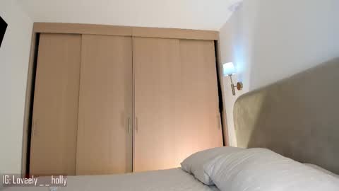 Holly  online show from March 29, 7:59 pm