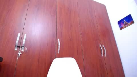 Snapshot of hornywife_ chatting on October 6, 6:26 pm Agatha online show from October 6, 6:26 pm