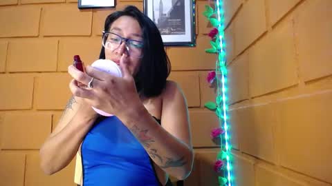 Snapshot of hornywife_ chatting on December 3, 11:07 pm Agatha online show from December 3, 11:07 pm