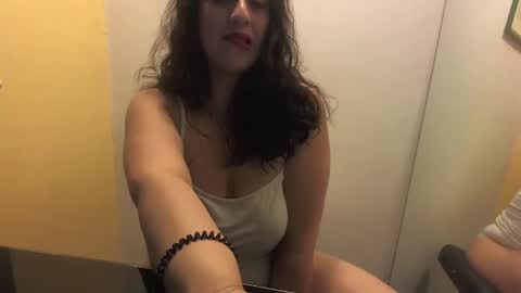 Mary Coelho online show from December 31, 12:43 am