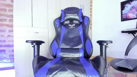 horse_man2 online show from November 8, 12:57 am