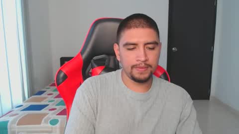 hot__husbands online show from February 25, 6:55 pm