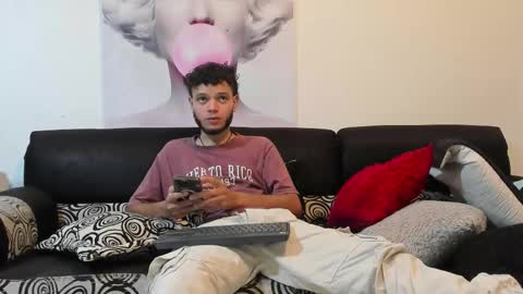 hot bad boy69 online show from December 22, 7:31 pm