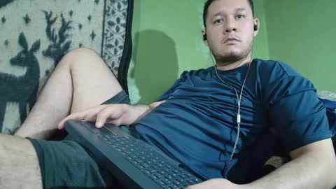 hot_guy36 online show from May 23, 6:15 pm