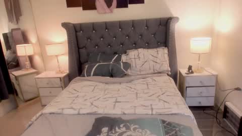 lyn online show from December 4, 8:28 am