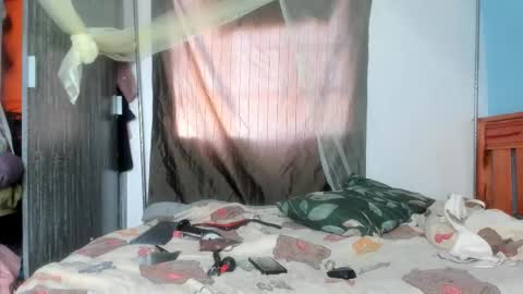 Snapshot of hot_moxie chatting on October 12, 5:55 am hot_moxie online show from October 12, 5:55 am