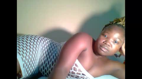 hot_naughtybeb online show from April 14, 2:37 am