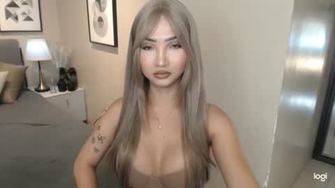 hot_nikki69 online show from July 26, 7:50 am