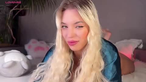 Alika online show from November 3, 1:17 am