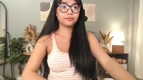 hotasian_gabby69 online show from May 3, 3:51 pm