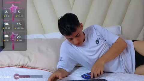 hotboy21_ online show from October 21, 4:06 am