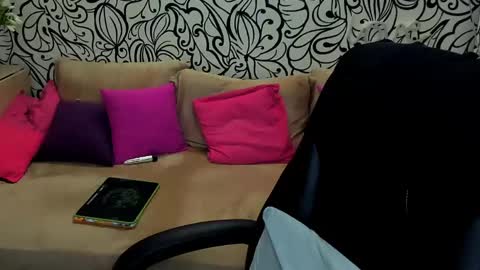 Alice online show from June 6, 7:03 am